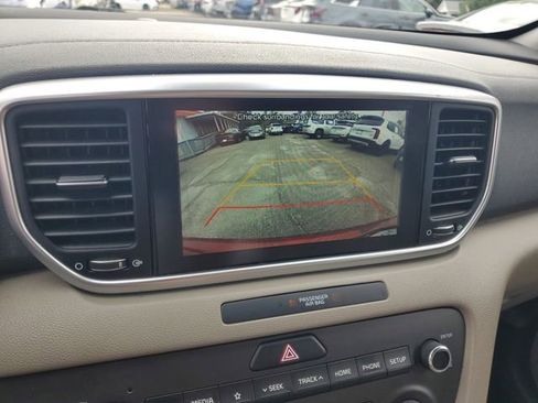 Used 2021 Kia Sportage LX image 21