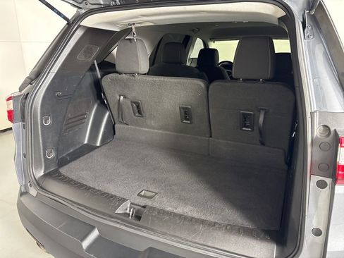 Used 2020 Chevrolet Traverse LT image 21