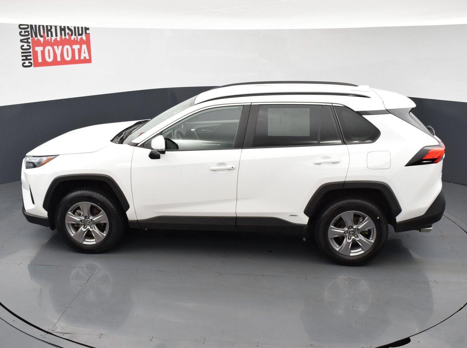 Used 2025 Toyota RAV4 XLE AWD/4WD image 17