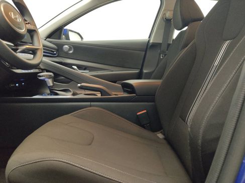 Used 2024 Hyundai Elantra SEL FWD image 17