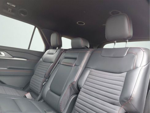 New 2026 Ford Explorer ST-Line w/ ST-Line Street Pack AWD/4WD image 4