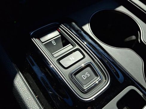 Used 2025 Honda Pilot TrailSport image 14