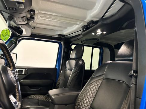 Used 2022 Jeep Gladiator Overland image 26