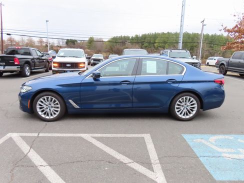 Used 2021 BMW 530i xDrive w/ Premium Package image 8