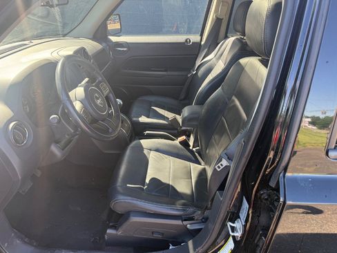 Used 2017 Jeep Patriot High Altitude AWD/4WD image 11