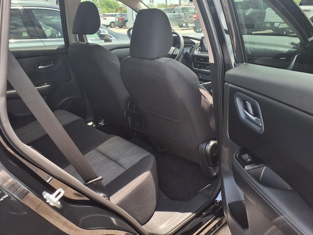 Used 2026 Nissan Rogue SV FWD image 24