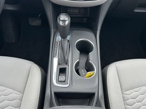 Used 2021 Chevrolet Equinox LS image 21