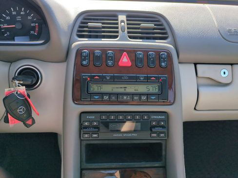 Used 2003 Mercedes-Benz CLK 320 Cabriolet image 21