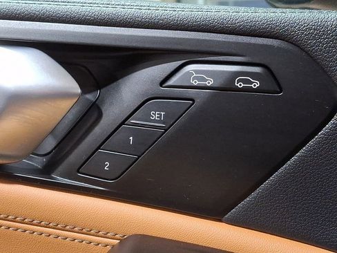 Used 2023 BMW X6 xDrive40i w/ M Sport Package image 26