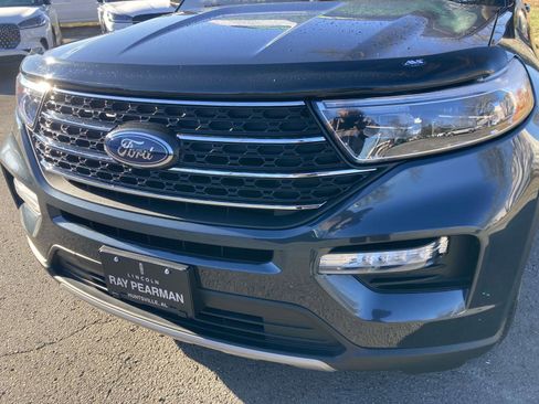 Used 2022 Ford Explorer XLT w/ Equipment Group 202A image 11