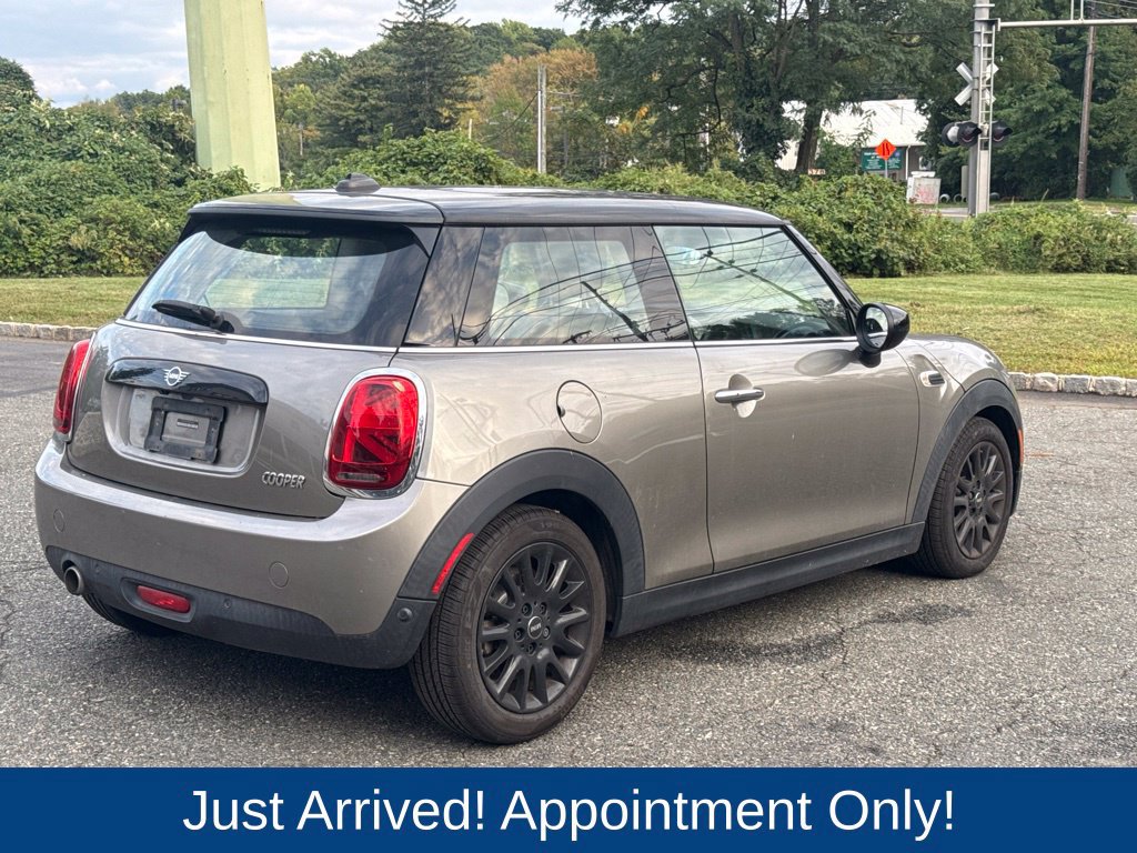 Used 2021 MINI Cooper 2-Door Hardtop FWD image 7