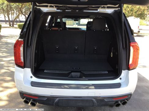 Used 2023 GMC Yukon Denali Ultimate AWD/4WD image 12