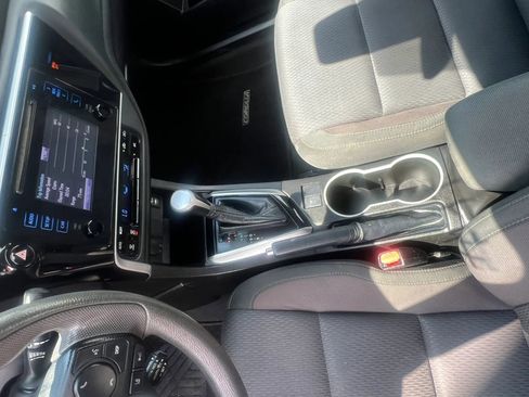 Used 2018 Toyota Corolla LE image 15
