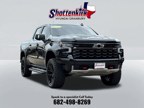 Used 2022 Chevrolet Silverado 1500 ZR2 w/ Technology Package AWD/4WD image 3