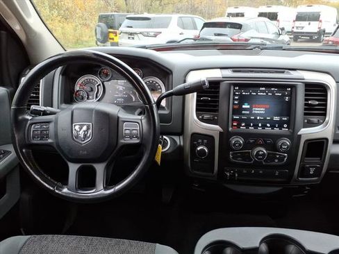 Used 2018 RAM 2500 SLT w/ Luxury Group image 10