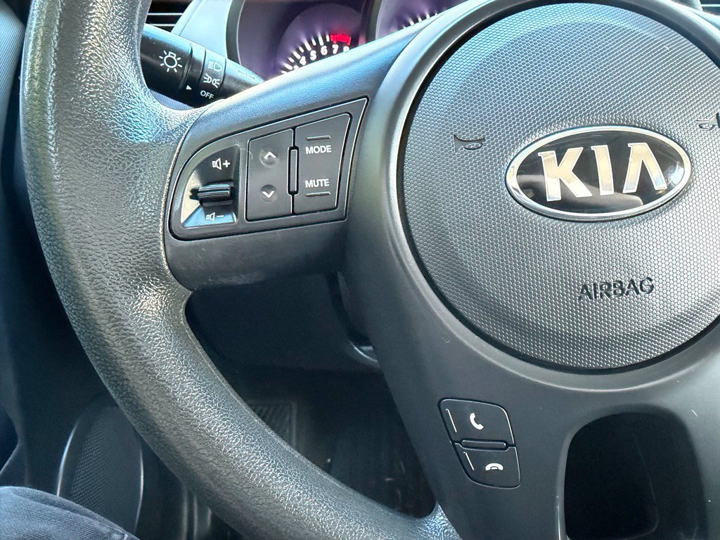 Used 2013 Kia Soul FWD image 22