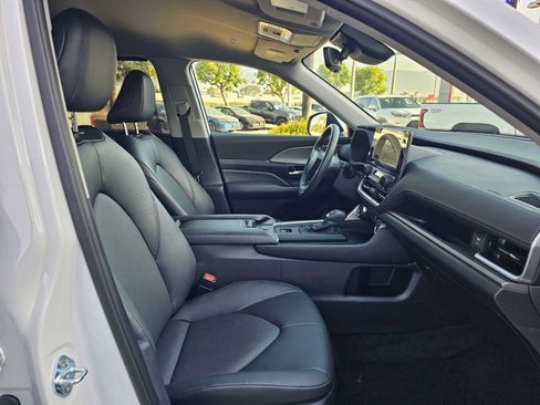 Certified 2026 Toyota Grand Highlander FWD image 10