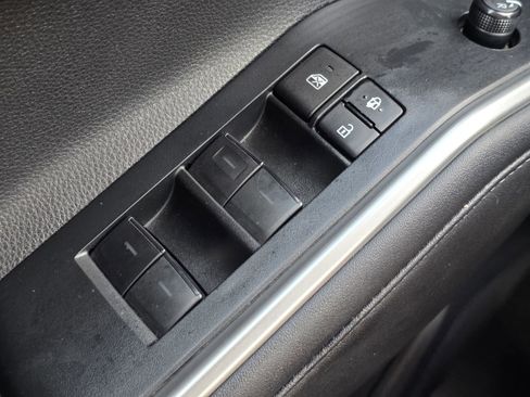 Used 2024 Toyota Highlander XLE image 31