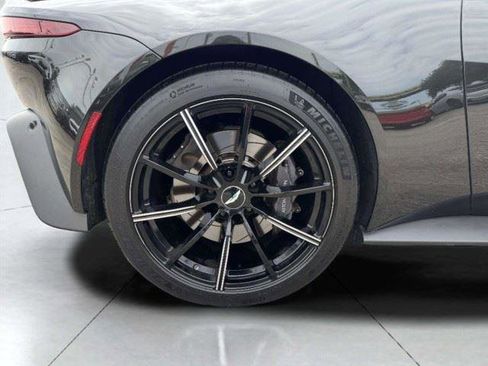Used 2022 Aston Martin V8 Vantage Roadster RWD image 47