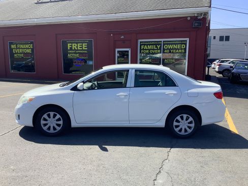 Used 2010 Toyota Corolla LE image 4