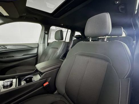 New 2025 Jeep Grand Cherokee Laredo X w/ Luxury Tech Group I AWD/4WD image 20