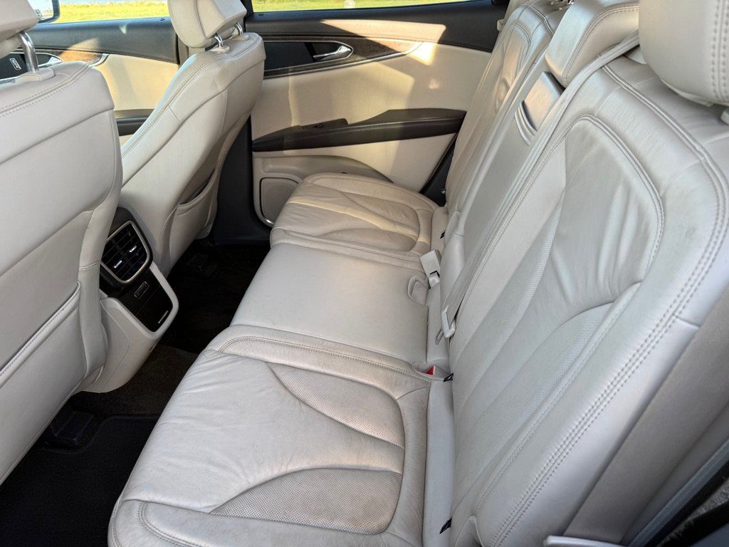 Used 2017 Lincoln MKX Select w/ Select Plus Package FWD image 17