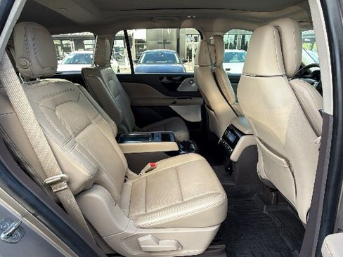 Used 2020 Lincoln Aviator Reserve w/ Equipment Group 201A RWD image 29