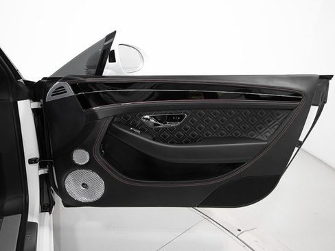 Used 2020 Bentley Continental GT image 40
