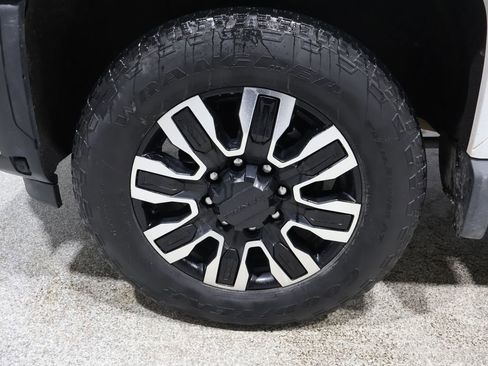 Used 2024 GMC Sierra 2500 Denali Ultimate image 10