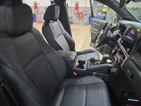 Used 2025 Toyota Tacoma TRD Off-Road w/ TRD Off Road Premium Package image 12