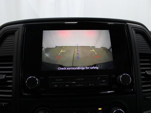 Used 2022 Nissan Titan SV image 43