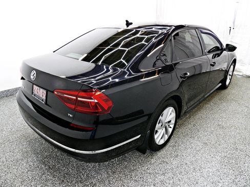 Used 2019 Volkswagen Passat 2.0T Wolfsburg image 6