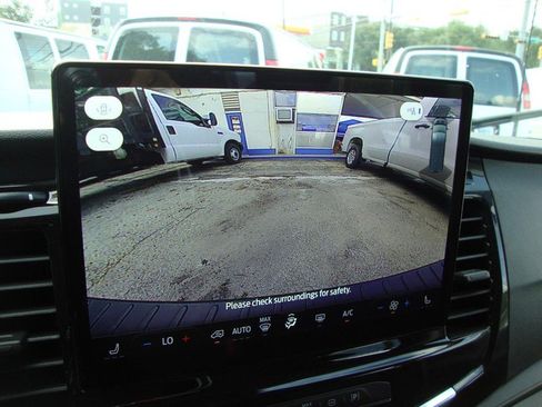 Used 2023 Ford Transit 350 XLT image 10