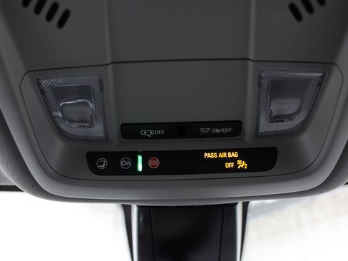 Used 2025 Chevrolet Blazer LT AWD/4WD image 17