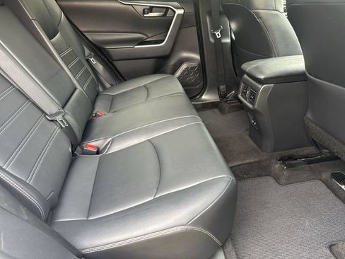 Used 2021 Toyota RAV4 XLE Premium FWD image 30