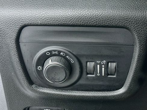 Used 2023 Jeep Grand Cherokee L Laredo AWD/4WD image 17