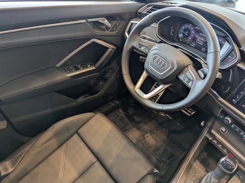 New 2025 Audi Q3 2.0T Premium image 9