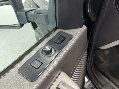 Used 2014 Ford F350 Lariat image 6