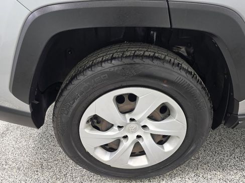 Used 2019 Toyota RAV4 LE image 13