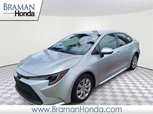 Used 2021 Toyota Corolla LE FWD image 1