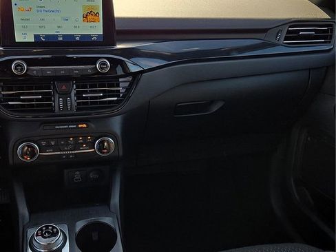 Used 2025 Ford Escape ST-Line image 19