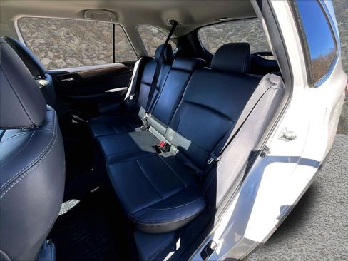Used 2017 Subaru Outback 3.6R Limited image 22