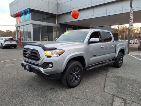 Certified 2023 Toyota Tacoma SR5 image 3