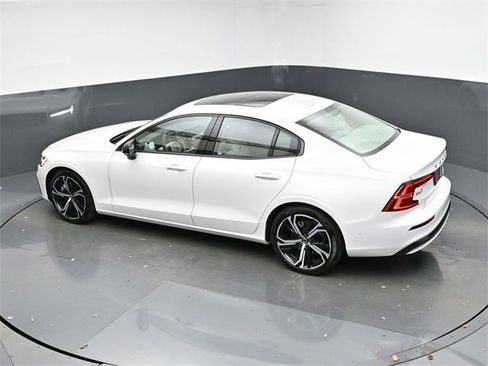 Used 2024 Volvo S60 B5 Ultimate image 45