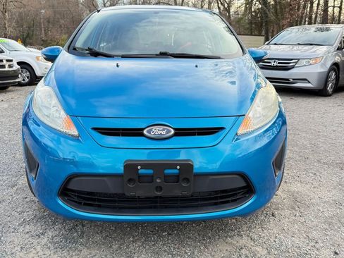 Used 2013 Ford Fiesta SE image 2