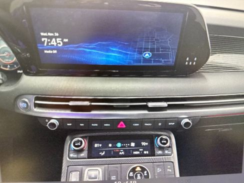 Used 2025 Hyundai Palisade Calligraphy image 11