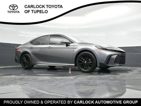 Used 2025 Toyota Camry SE w/ Convenience Package image 40