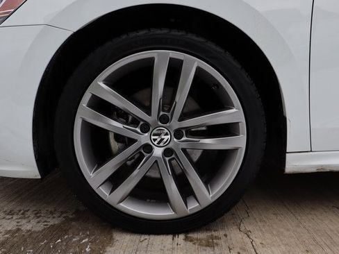 Used 2021 Volkswagen Passat 2.0T R-Line image 27