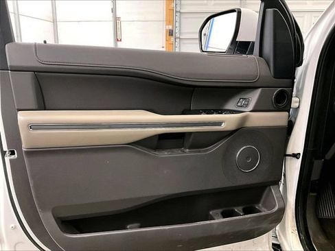 Used 2020 Ford Expedition Max XLT w/ Equipment Group 202A AWD/4WD image 22