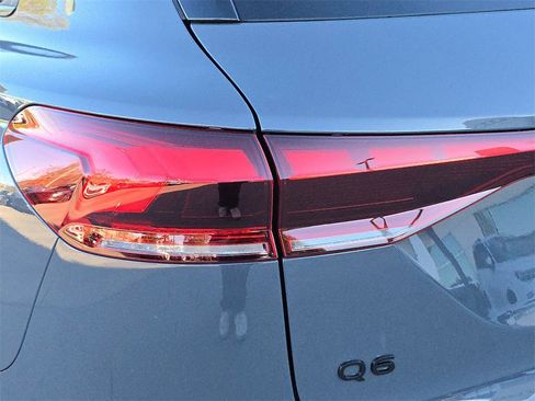 Certified 2025 Audi Q6 e-tron Premium w/ Convenience Package image 34